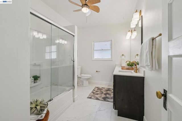 2063 Rosedale Ave, Oakland, CA 94601