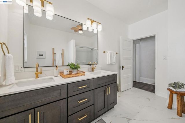 2063 Rosedale Ave, Oakland, CA 94601