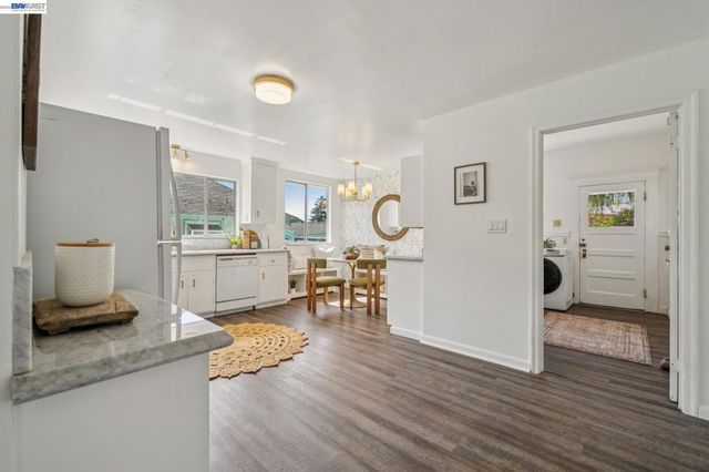 2063 Rosedale Ave, Oakland, CA 94601