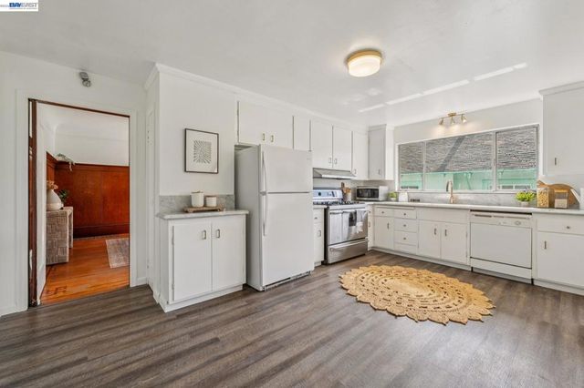 2063 Rosedale Ave, Oakland, CA 94601