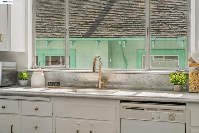 2063 Rosedale Ave, Oakland, CA 94601