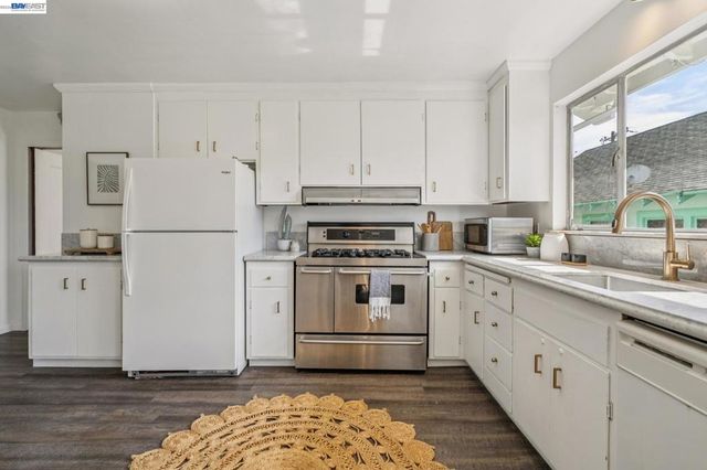 2063 Rosedale Ave, Oakland, CA 94601