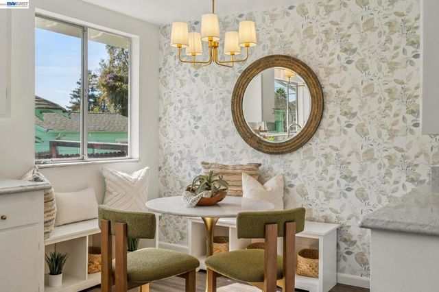 2063 Rosedale Ave, Oakland, CA 94601