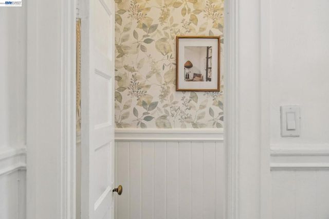 2063 Rosedale Ave, Oakland, CA 94601