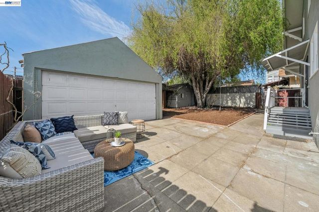 2063 Rosedale Ave, Oakland, CA 94601