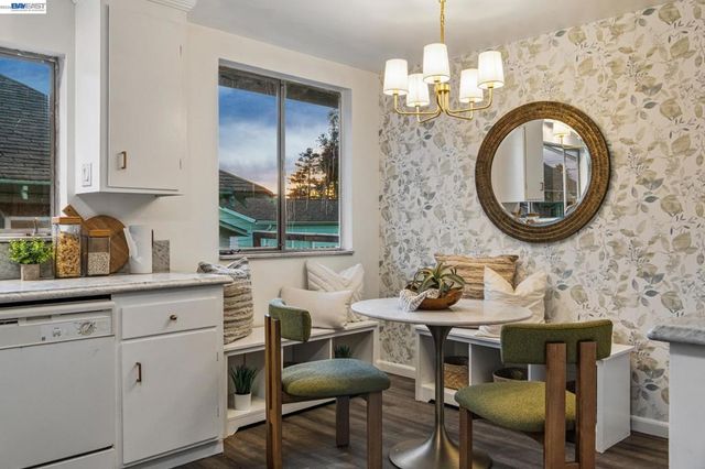 2063 Rosedale Ave, Oakland, CA 94601