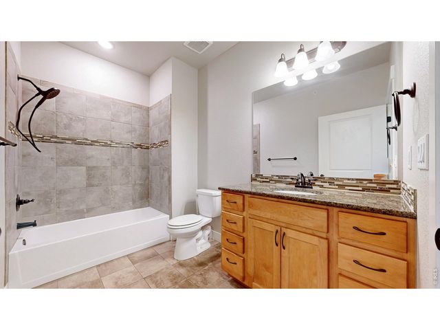 4672 Hahns Peak Dr 302, Loveland, CO 80538