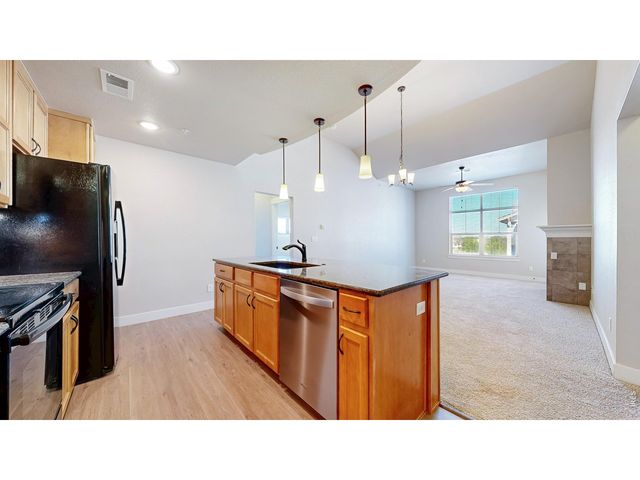 4672 Hahns Peak Dr 302, Loveland, CO 80538