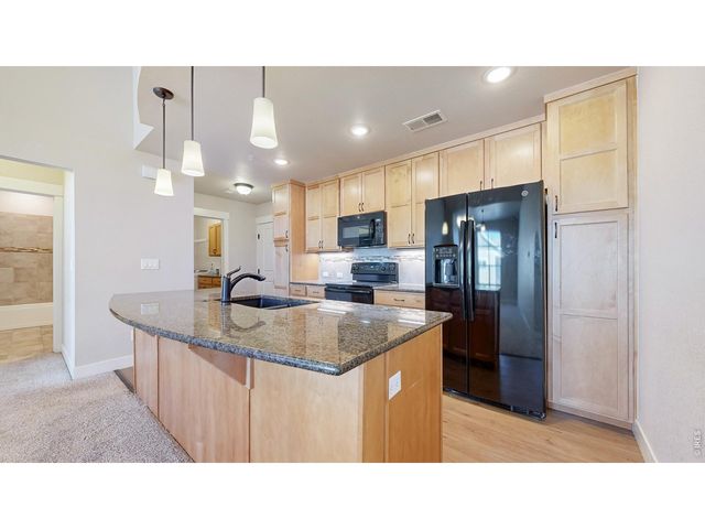 4672 Hahns Peak Dr 302, Loveland, CO 80538