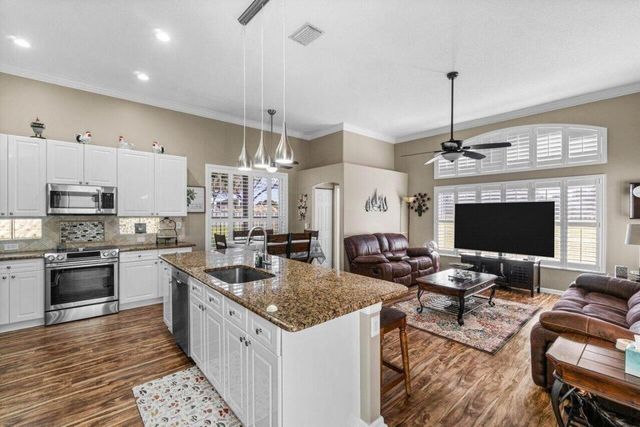 5696 Muirfield Village Circle, Lake Worth, FL 33463