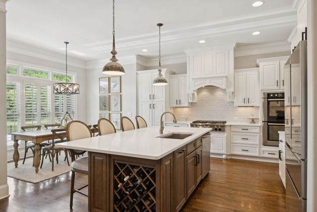 2433 Durham Manor Dr, Franklin, TN 37064