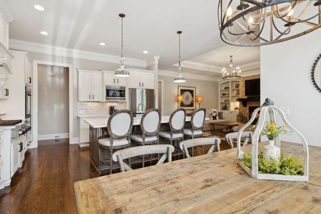 2433 Durham Manor Dr, Franklin, TN 37064