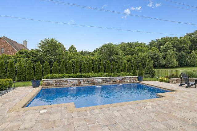 2433 Durham Manor Dr, Franklin, TN 37064