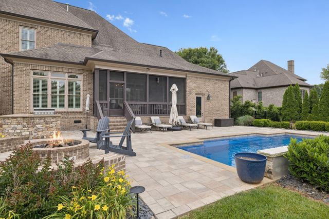 2433 Durham Manor Dr, Franklin, TN 37064