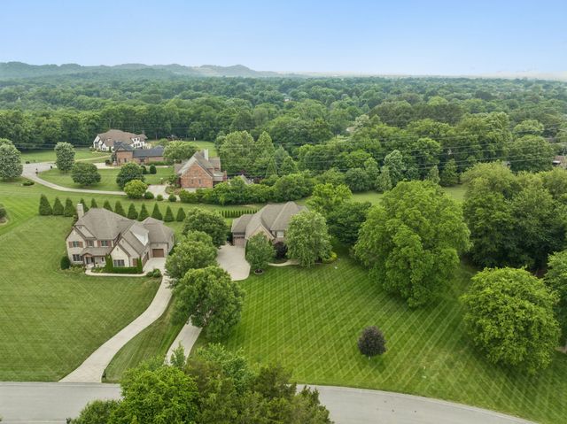2433 Durham Manor Dr, Franklin, TN 37064