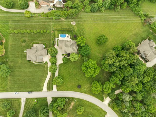 2433 Durham Manor Dr, Franklin, TN 37064
