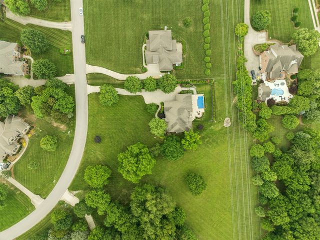 2433 Durham Manor Dr, Franklin, TN 37064
