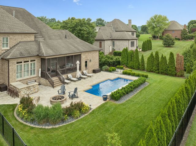 2433 Durham Manor Dr, Franklin, TN 37064