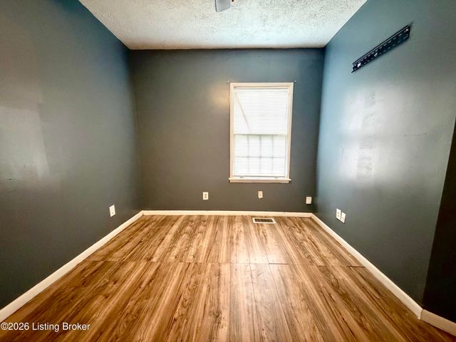 900 Beecher St, Louisville, KY 40215