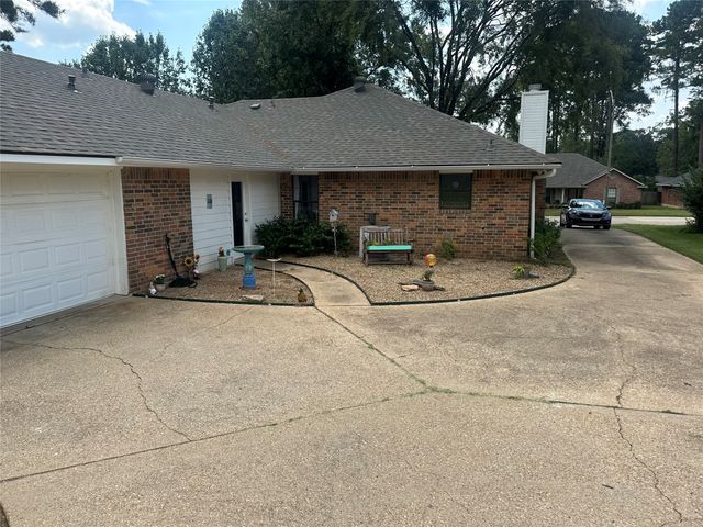 9319 Lytham Drive, Shreveport, LA 71129