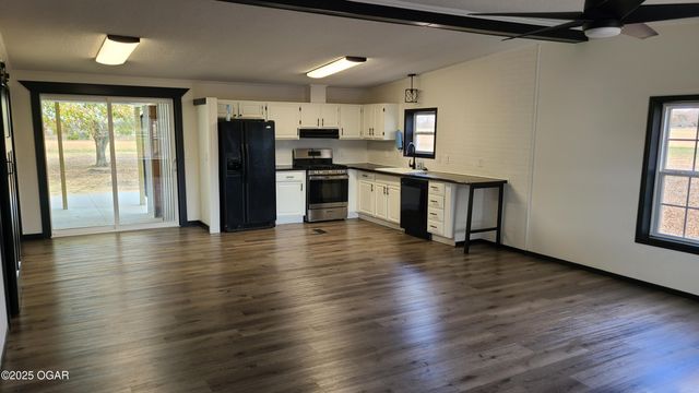 6798 Hwy P, Joplin, MO 64804