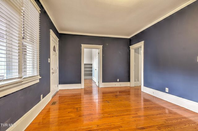 726 Lawrence Avenue, Bristol, VA 24201