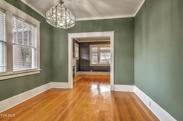 726 Lawrence Avenue, Bristol, VA 24201