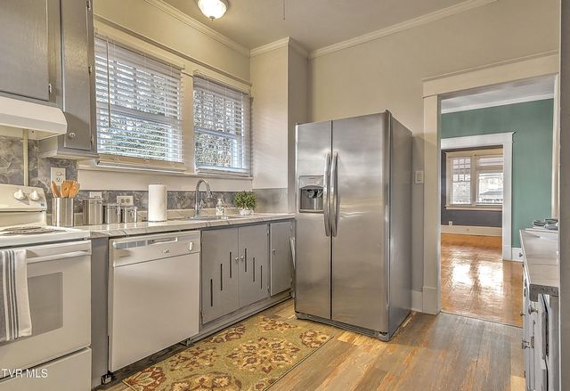 726 Lawrence Avenue, Bristol, VA 24201