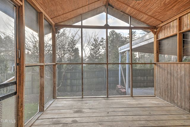 726 Lawrence Avenue, Bristol, VA 24201