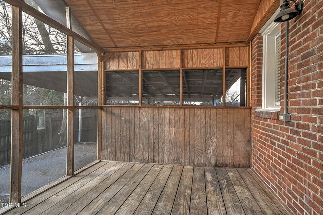 726 Lawrence Avenue, Bristol, VA 24201