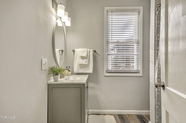 726 Lawrence Avenue, Bristol, VA 24201