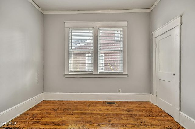 726 Lawrence Avenue, Bristol, VA 24201