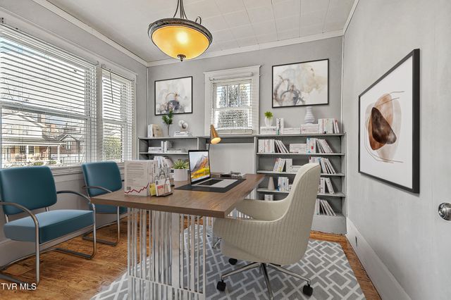 726 Lawrence Avenue, Bristol, VA 24201