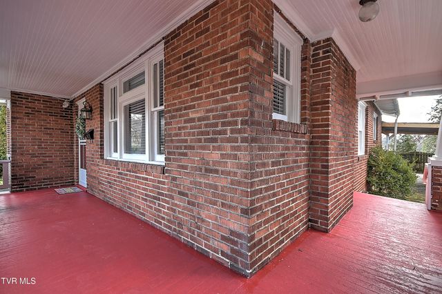 726 Lawrence Avenue, Bristol, VA 24201