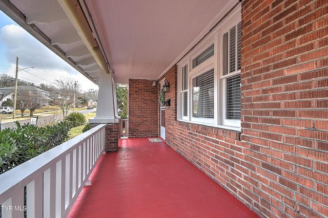 726 Lawrence Avenue, Bristol, VA 24201