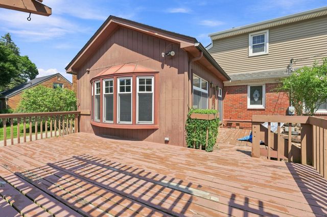 45821 North Avenue, Macomb Twp, MI 48042