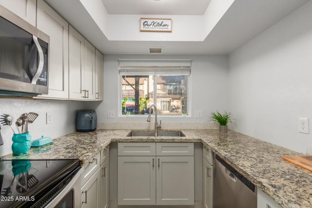 2232 W LINDNER Avenue 2, Mesa, AZ 85202