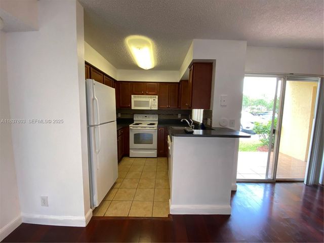 7640 Westwood Drive 406, Tamarac, FL 33321