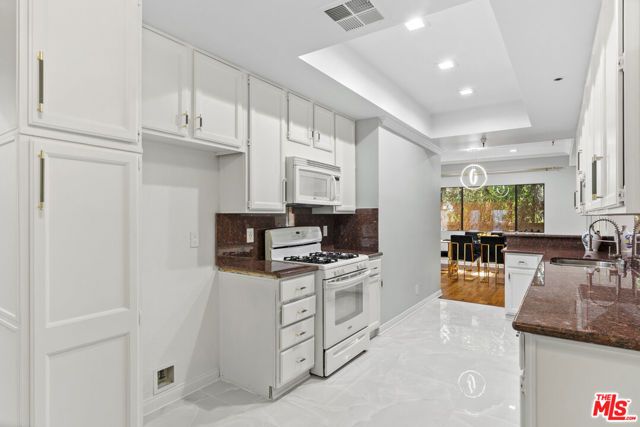 14630 Dickens Street 108, Los Angeles, CA 91403