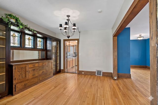 2705 E Minnehaha Parkway, Minneapolis, MN 55417