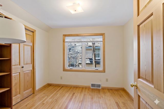 2705 E Minnehaha Parkway, Minneapolis, MN 55417