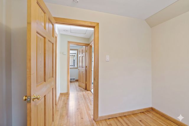 2705 E Minnehaha Parkway, Minneapolis, MN 55417