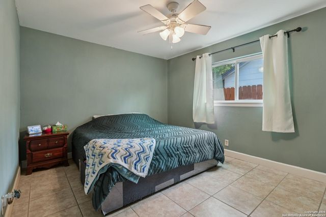 4023 Goshen Pass, San Antonio, TX 78230