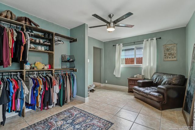 4023 Goshen Pass, San Antonio, TX 78230