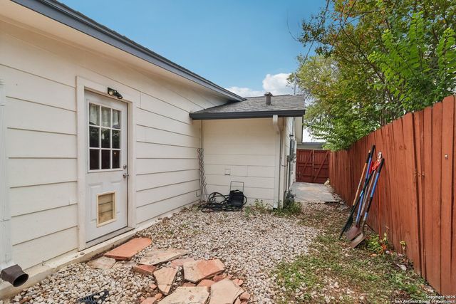 4023 Goshen Pass, San Antonio, TX 78230