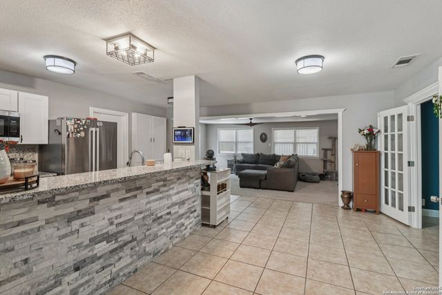 4023 Goshen Pass, San Antonio, TX 78230