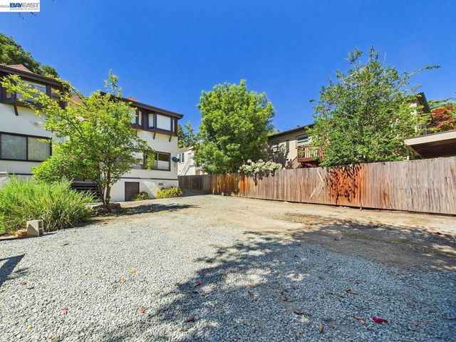 2366 Cedar St 3, Berkeley, CA 94708