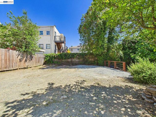 2366 Cedar St 3, Berkeley, CA 94708