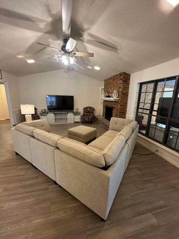 7040 FULHAM Drive, Amarillo, TX 79109