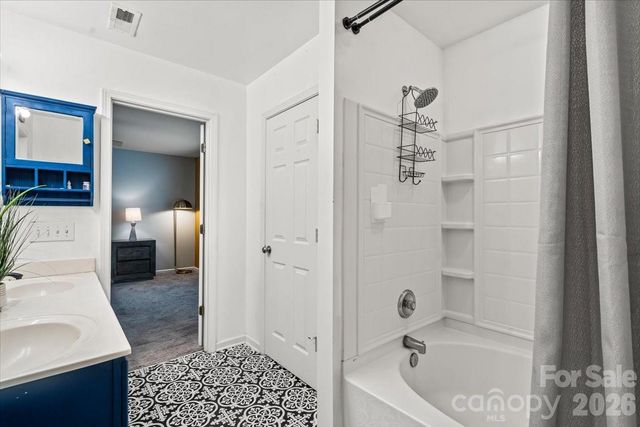9025 Davis Crossing Court, Charlotte, NC 28269